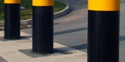 active-blocking-bollards